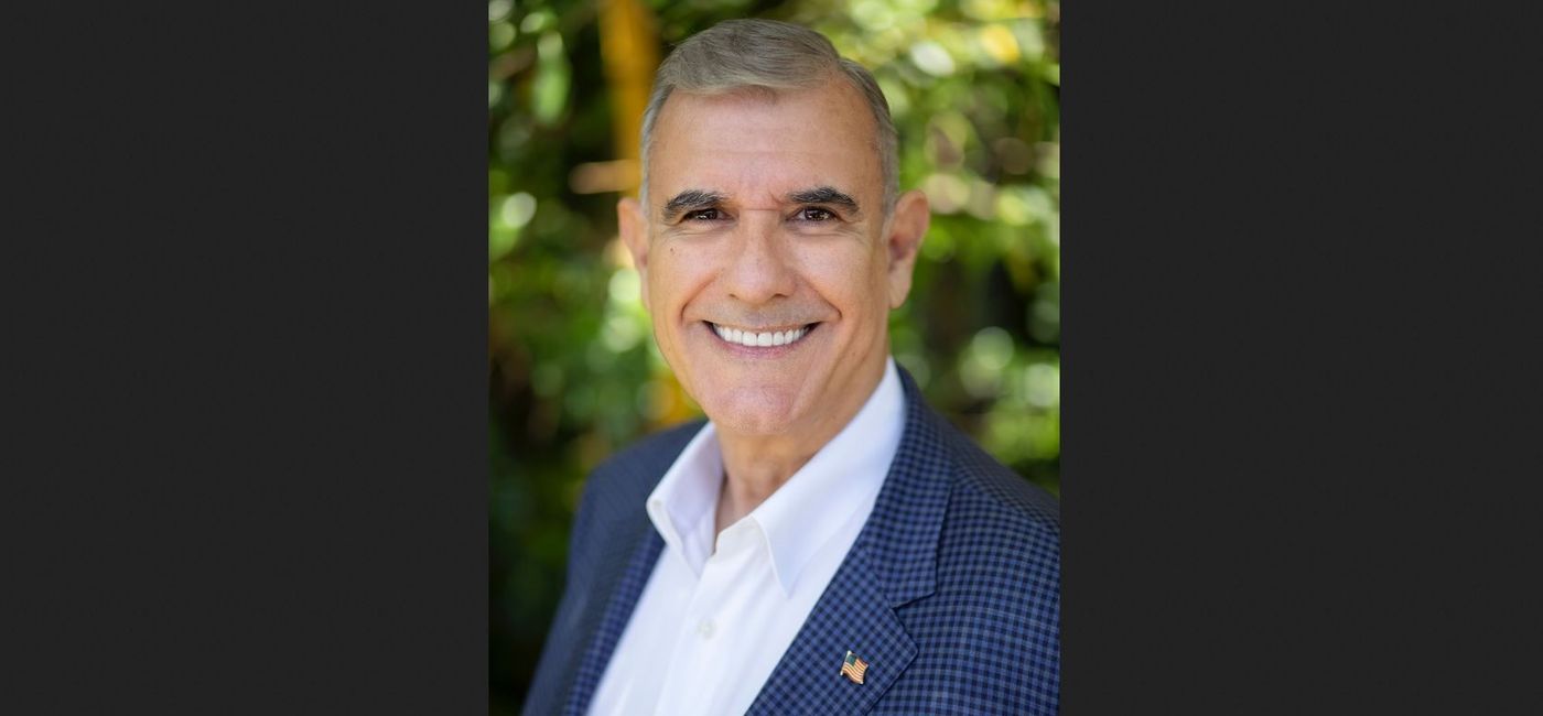 Image: Four Seasons Yachts CEO Larry Pimentel. (Photo Credit: Four Seasons Yachts Media)