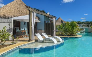 South Seas Swim-Up Rondoval Butler Suite with Private Pool Sanctuary