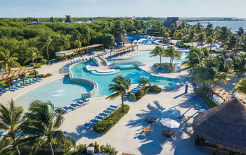 Blue Bay Grand Esmeralda