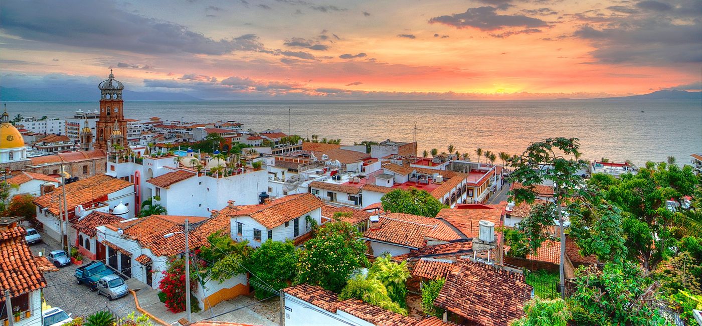 Image: Puerto Vallarta sunset. (photo via Puerto Vallarta Tourism Board)