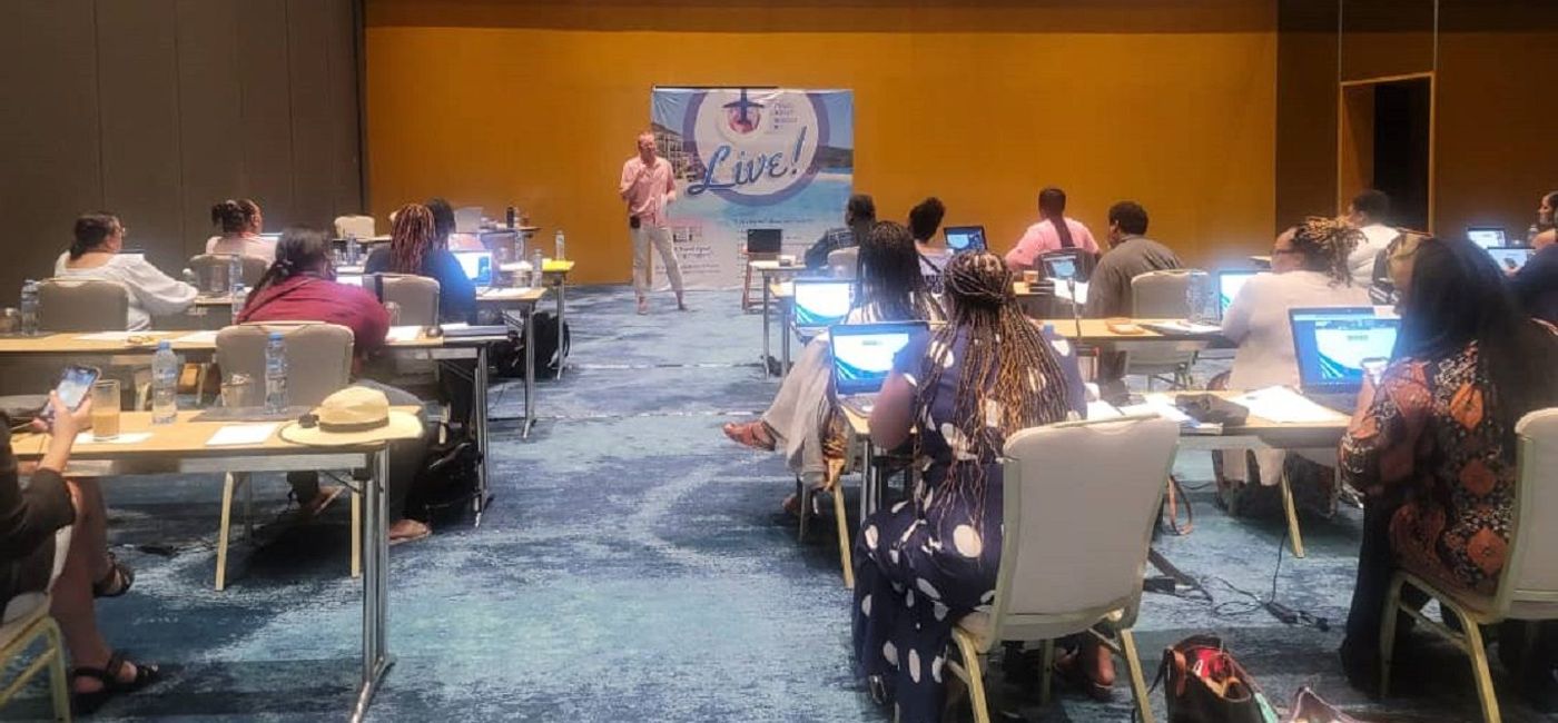 Image: Learning session with John Van Den Heuvel presenting. (photo via Tammy Levent)