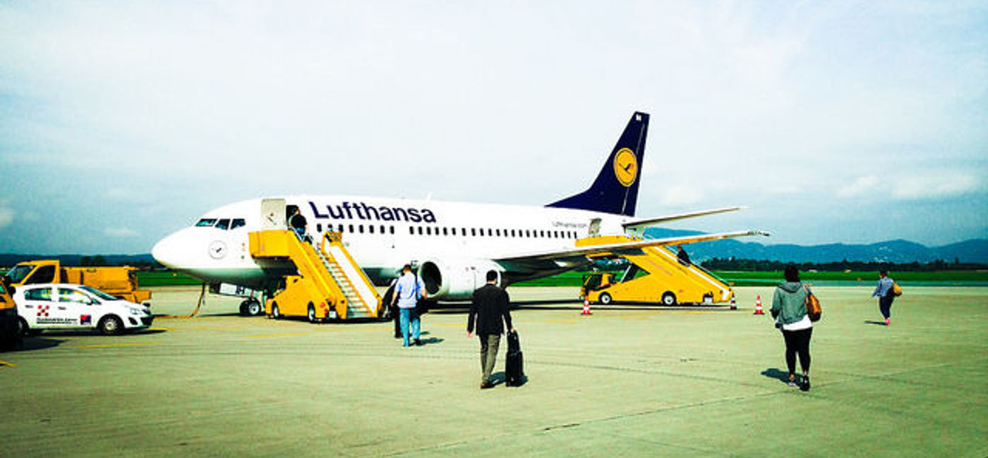 Image: PHOTO: A Lufthansa aircraft on the tarmac. (photo via Flickr/Priit Tammets)