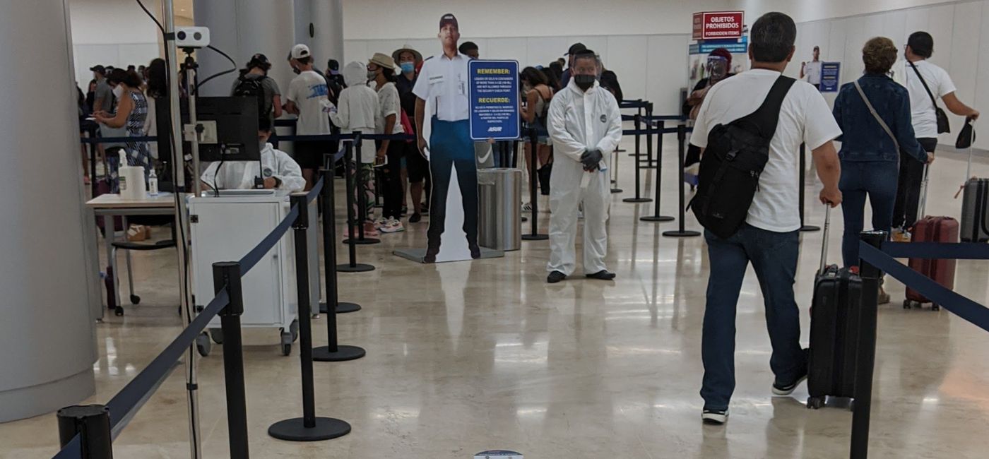 Image: Cancun Airport using thermal screening. (photo via Eric Bowman)