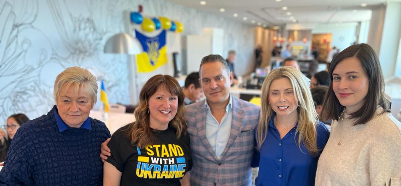 Image: (L-R) Sunwing Travel Group's Anna Tarkowski, Director, Marketing Production & Advertising, Deana Murphy, VP Retail Sales, Stephen Hunter, CEO, Samantha Taylor, Chief Marketing Officer and Melanie Filipp, Director of Communications. (John Kirk)