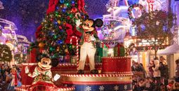 Walt Disney World Resort, the holidays, Christmas, festive, season, parade, entertainment, Mickey Mouse, Minnie Mouse, Orlando, Florida