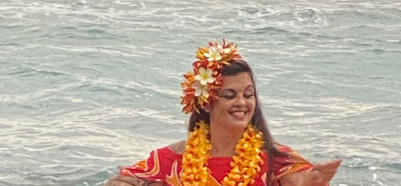 Image: Hawaii dancer, Kauai, Hawaii. (photo via David Santos)