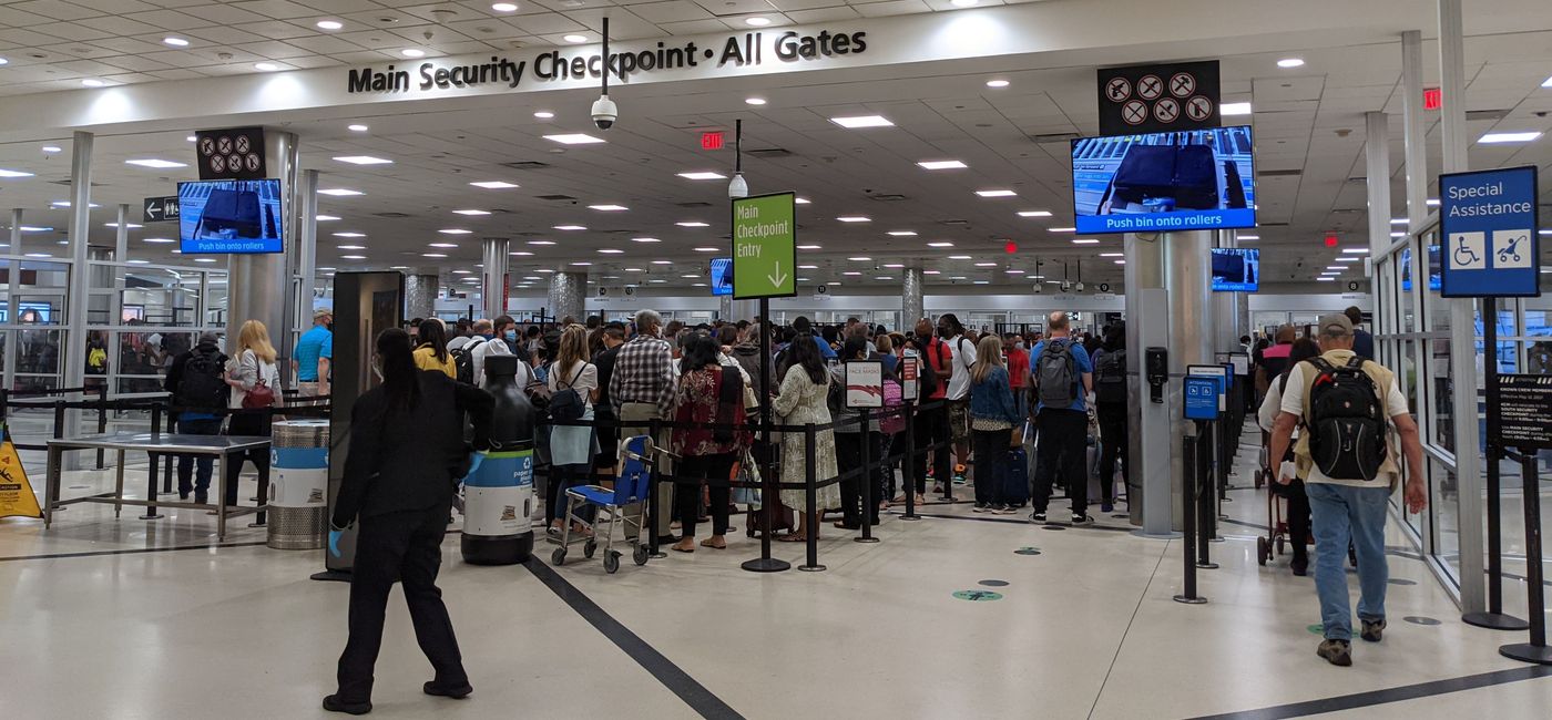 Image: People waiting in the security line at the Atlanta airport. (photo by Eric Bowman)