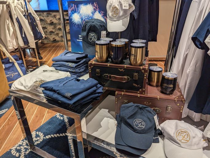 Merchandise ter ere van het 150-jarig jubileum van Holland America Line 