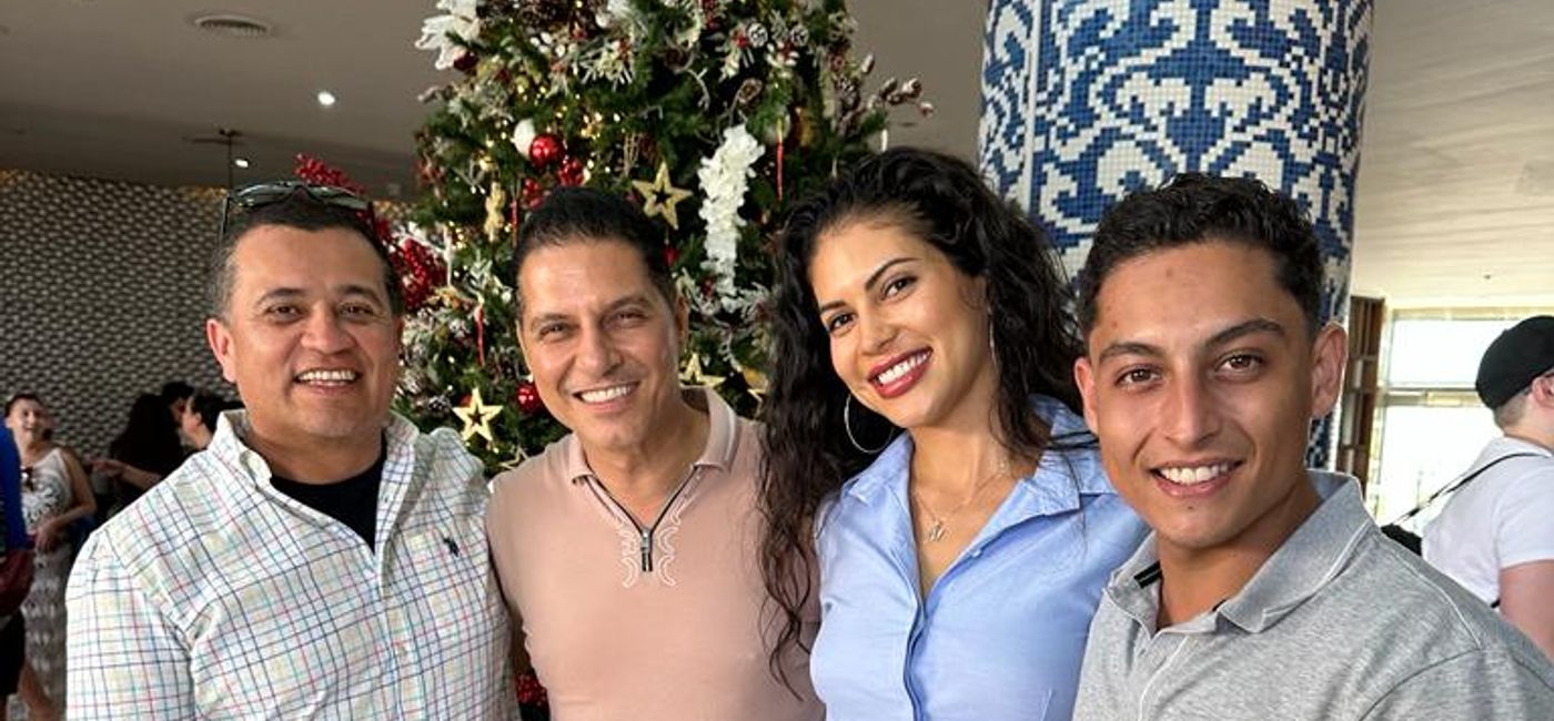 Image: Sandos BDM Juan Carlos Ruiz, Cancun GM David Hernandez, Marysol Cepeda and Rodrigo Carmona