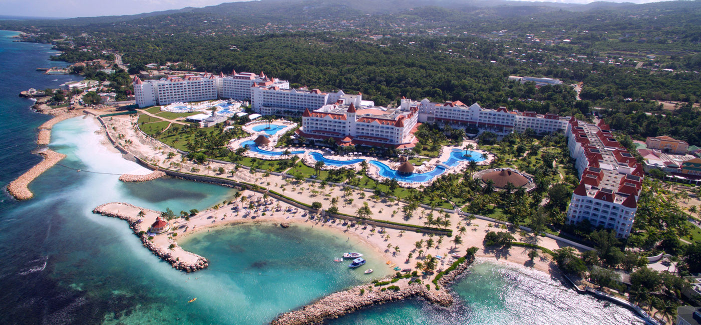 Image: Aerial view of the Bahia Principe Luxury Runaway Bay. (photo via Bahia Principe) ((photo via Bahia Principe))