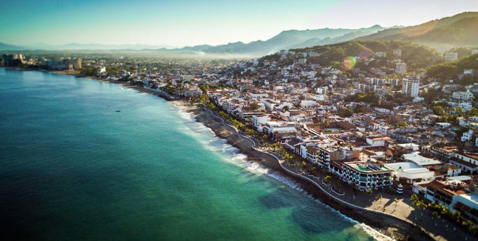 Mexiko verfügt über eine erstklassige Lage mit mehr Stränden, Jachthäfen und touristischen Anlegestellen.  (Foto über: Fideicomiso Puerto Vallarta).