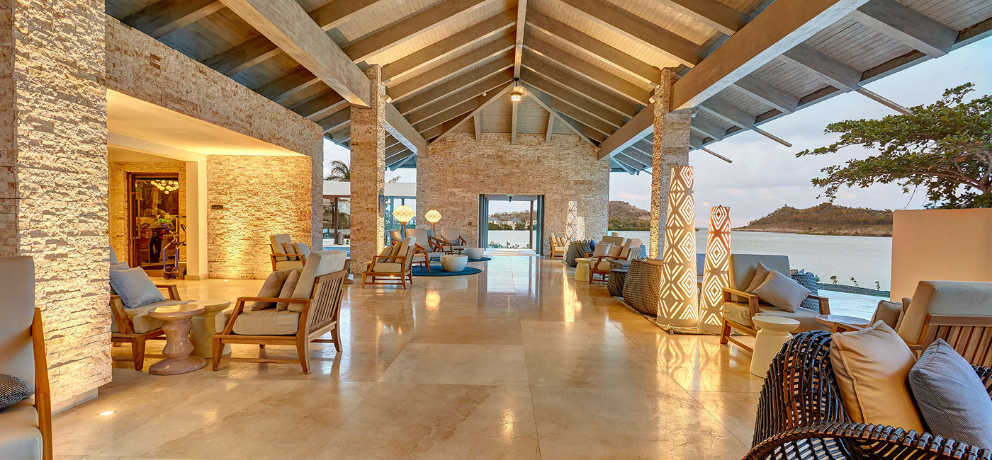 Image: PHOTO: Royalton Antigua lobby (photo courtesy Blue Diamond Resorts)