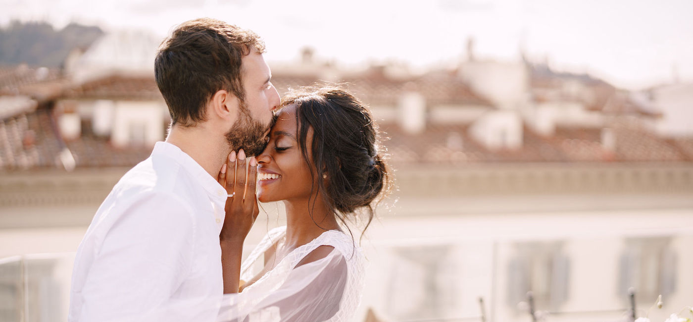 Image: A couple on their honeymoon. (photo via Expedia)