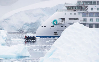 Zodiac expedition in the Antarctic with Aurora Expeditions