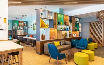 The Holiday Inn Dublin Airport.