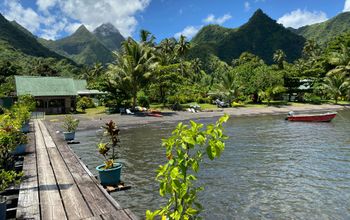 Bonjouir Teahupoo Lodge Paradise on Tahiti island