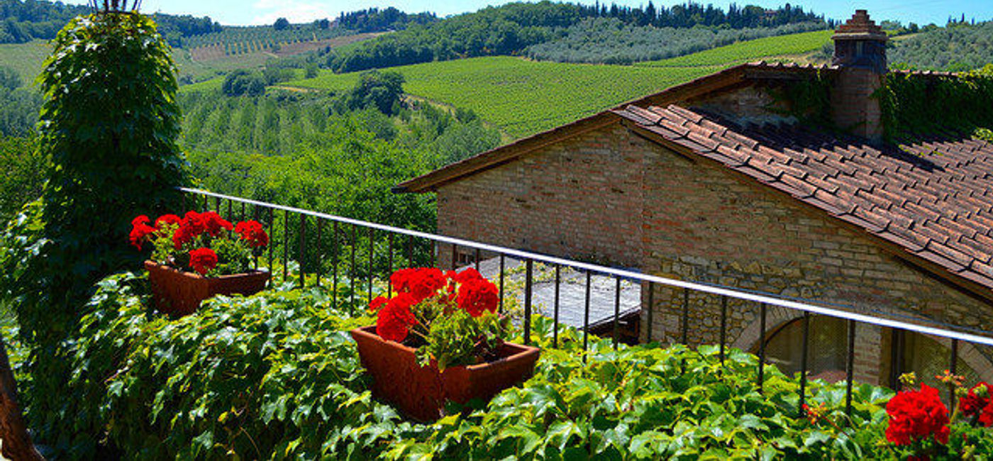 Image: PHOTO: Find deals in places as far flung as Castelvecchio, Tuscany, Italy. (photo via Flickr/Alaine McDavid)