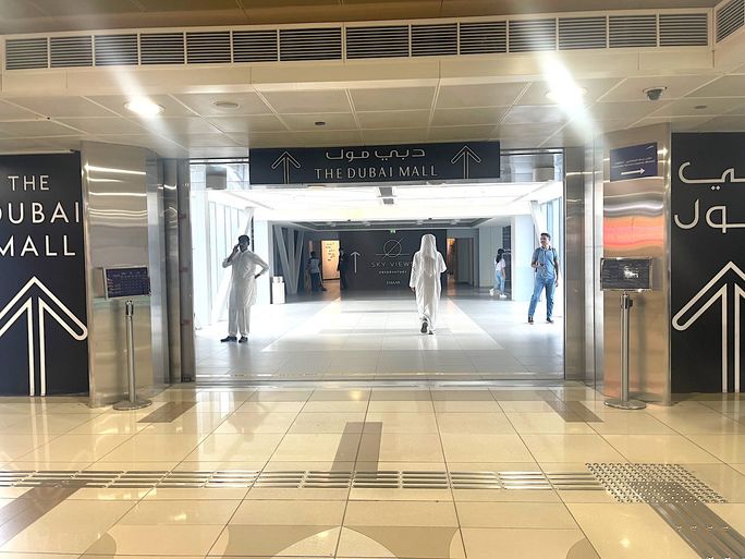 Indoor promenades connect malls, hotels and businesses Indoor promenades connect malls, hotels and businesses