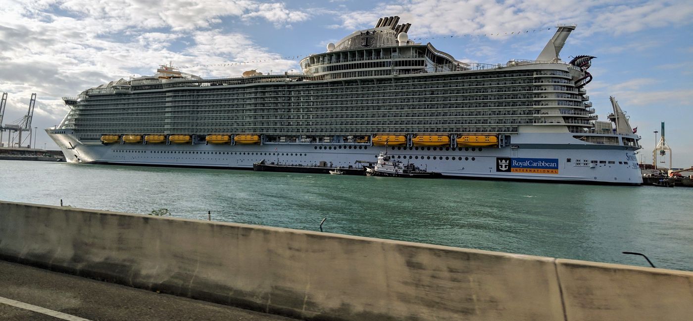 Image: Royal Caribbean Symphony of the Seas cruise ship (Photo by Lauren Bowman)