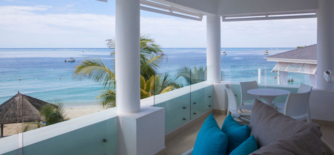 Image: PHOTO: Azul Terrace Ocean Front Honeymoon Suite. (photo courtesy of Karisma Hotels & Resorts)