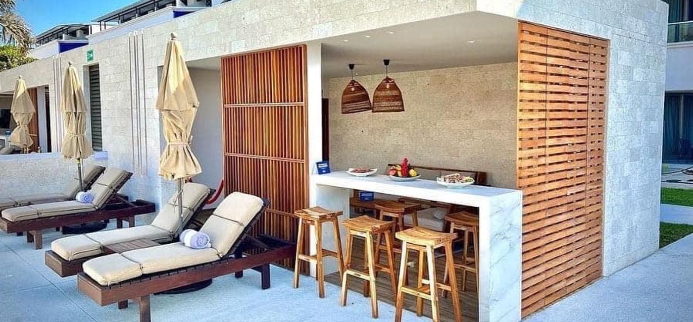 Image: Cabana at Oasis Pool (Hard Rock Hotels)