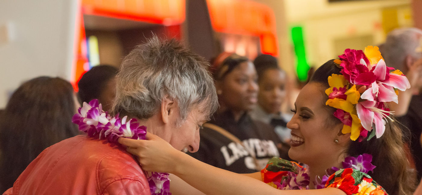 Image: PHOTO: Hawaiian Airlines had a little treat for some of its travelers departing New York earlier this week. (photo courtesy Hawaiian Airlines)  