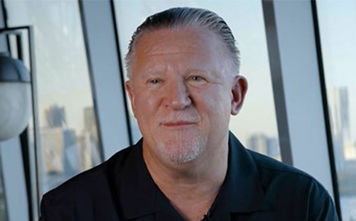 Learn from the #1 Booking Advisor Adam Martindale How to Discover Your Perfect Travel Niche