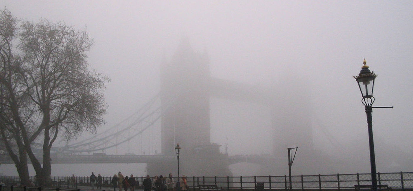 Image: PHOTO: Relentless smog over London has impacted travel for days. (Photo via Flickr/cr4ft3d sh4p3)