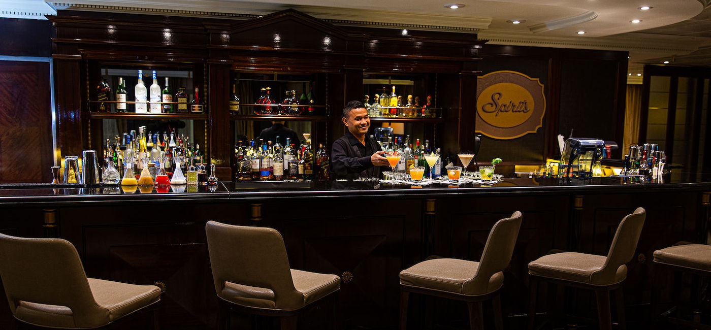 Image: The Atlas Bar aboard Azamara Onward. (photo via Azamara)