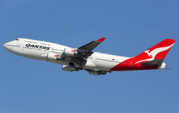 Qantas Boeing 747-400 taking off from LAX