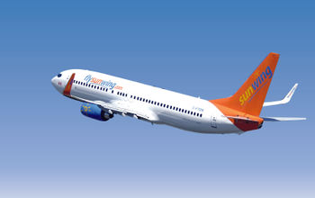 Sunwing B737 in flight