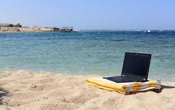 Work Vacation beach laptop