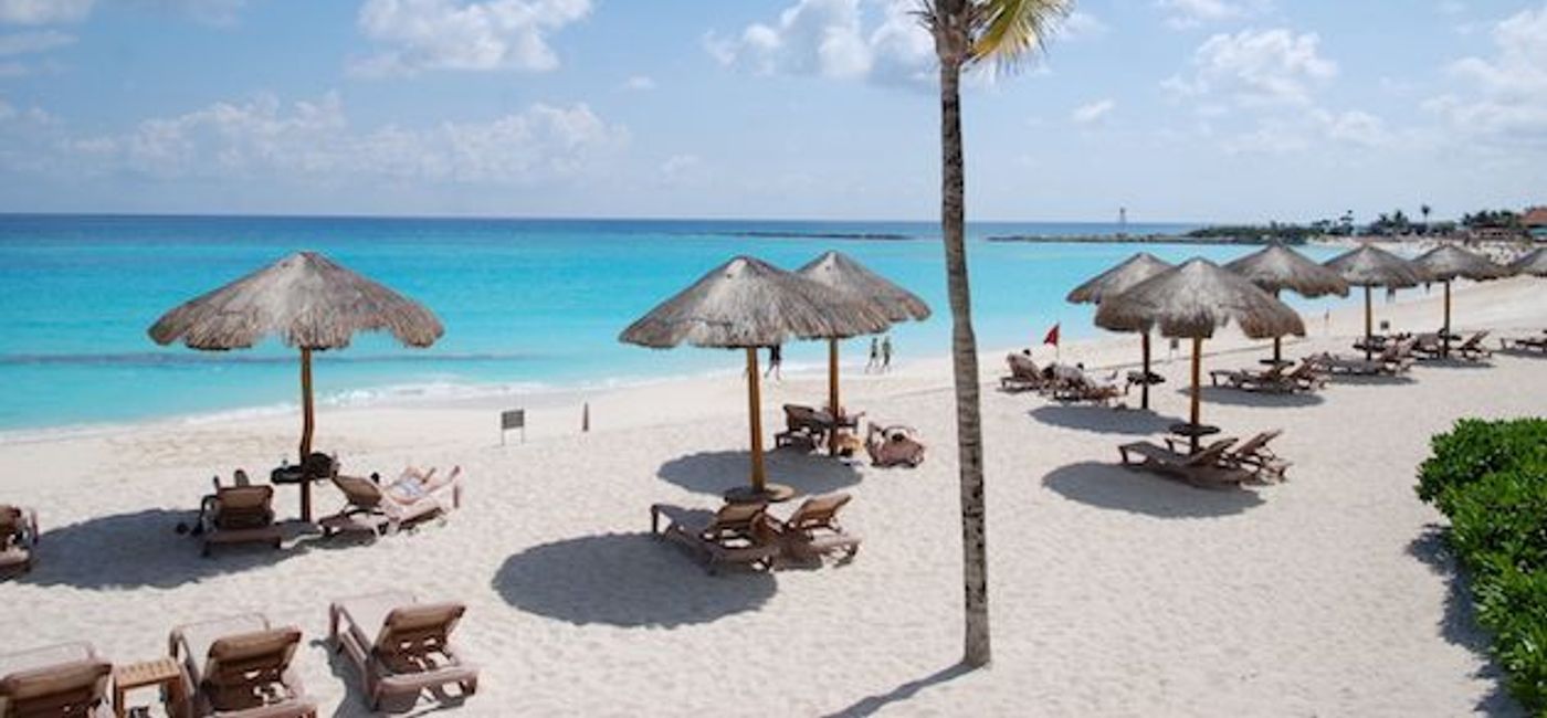 Image: PHOTO: Cancun beach shoreline. (photo by Greg Custer)