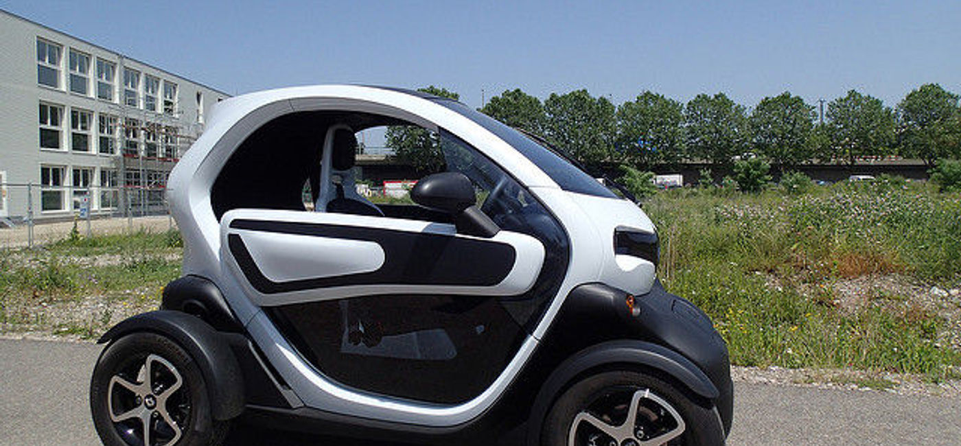 Image: PHOTO: The Renault Twizy is now available to rent at the Hamilton Princess & Beach Club. (photo via Flickr/Patrik Tschudin)
