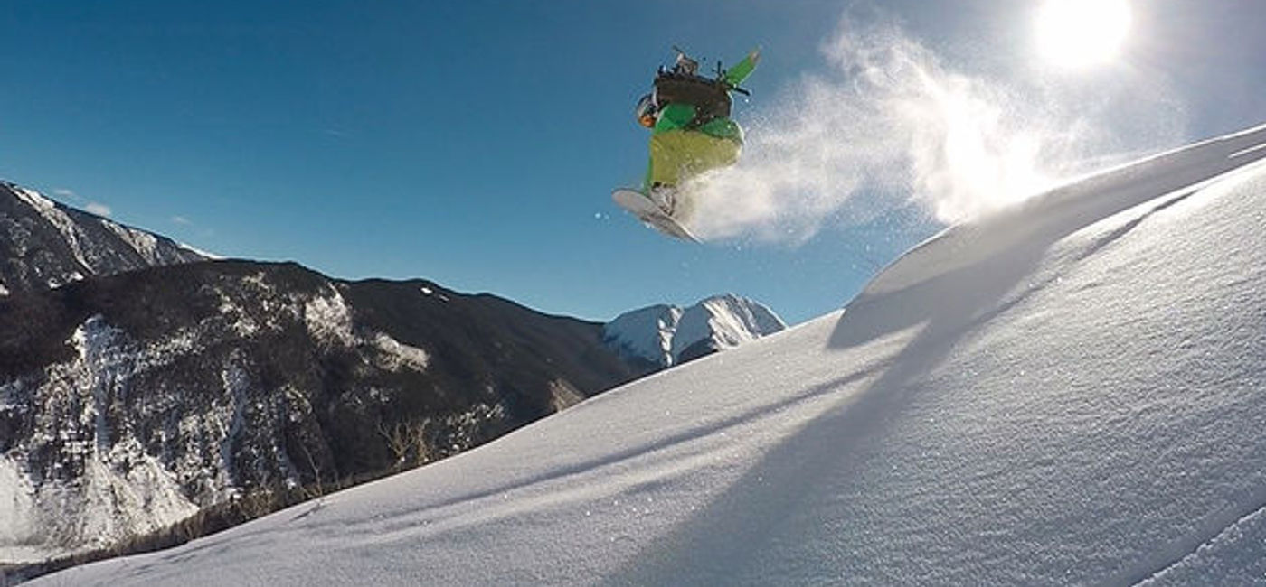 Image: PHOTO: Snowboarder in Colorado. (photo via Pixabay/Longneckerunlimited)