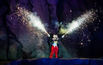 Fantasmic! returns to Disney World.
