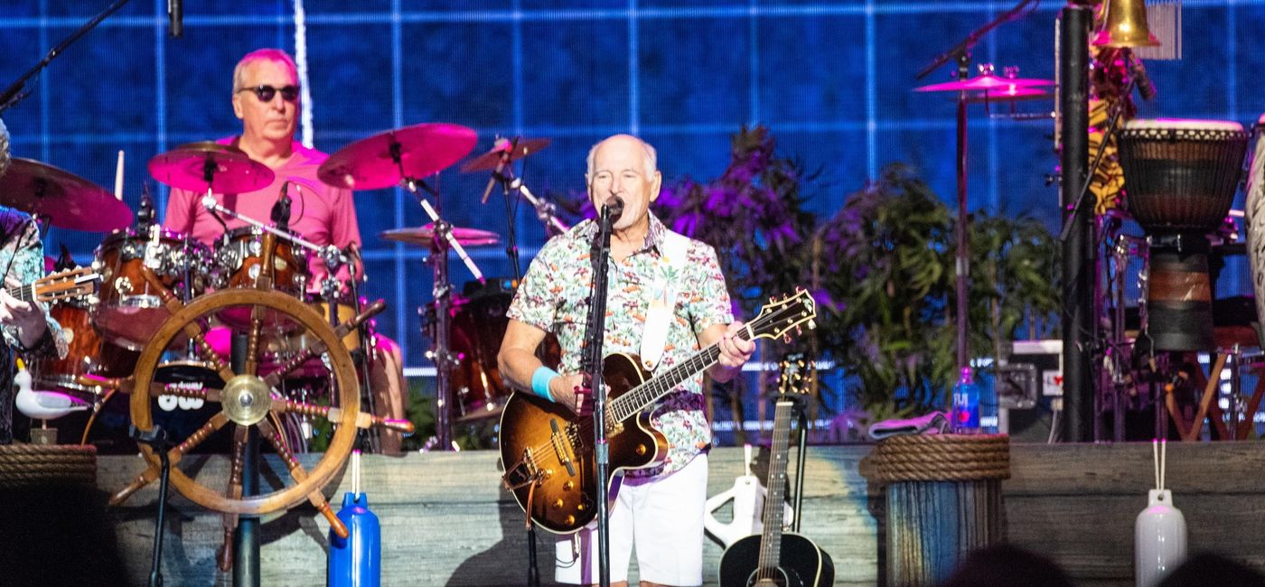 Image: Jimmy Buffett performing at MGM Grand Garden Arena. (photo by Mike Kirschbaum)