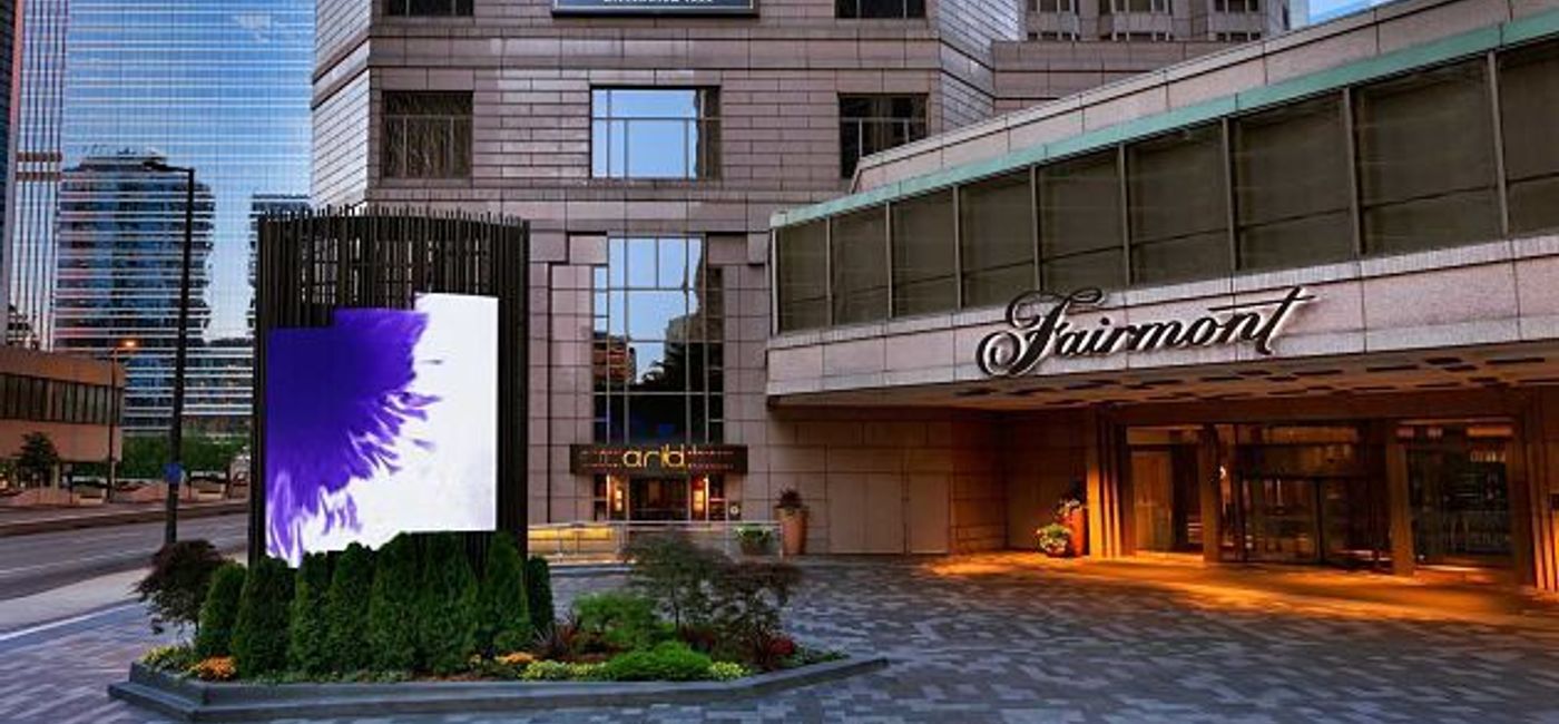 Image: PHOTO: Fairmont Chicago, Millennium Park. (photo courtesy of Fairmont Chicago)