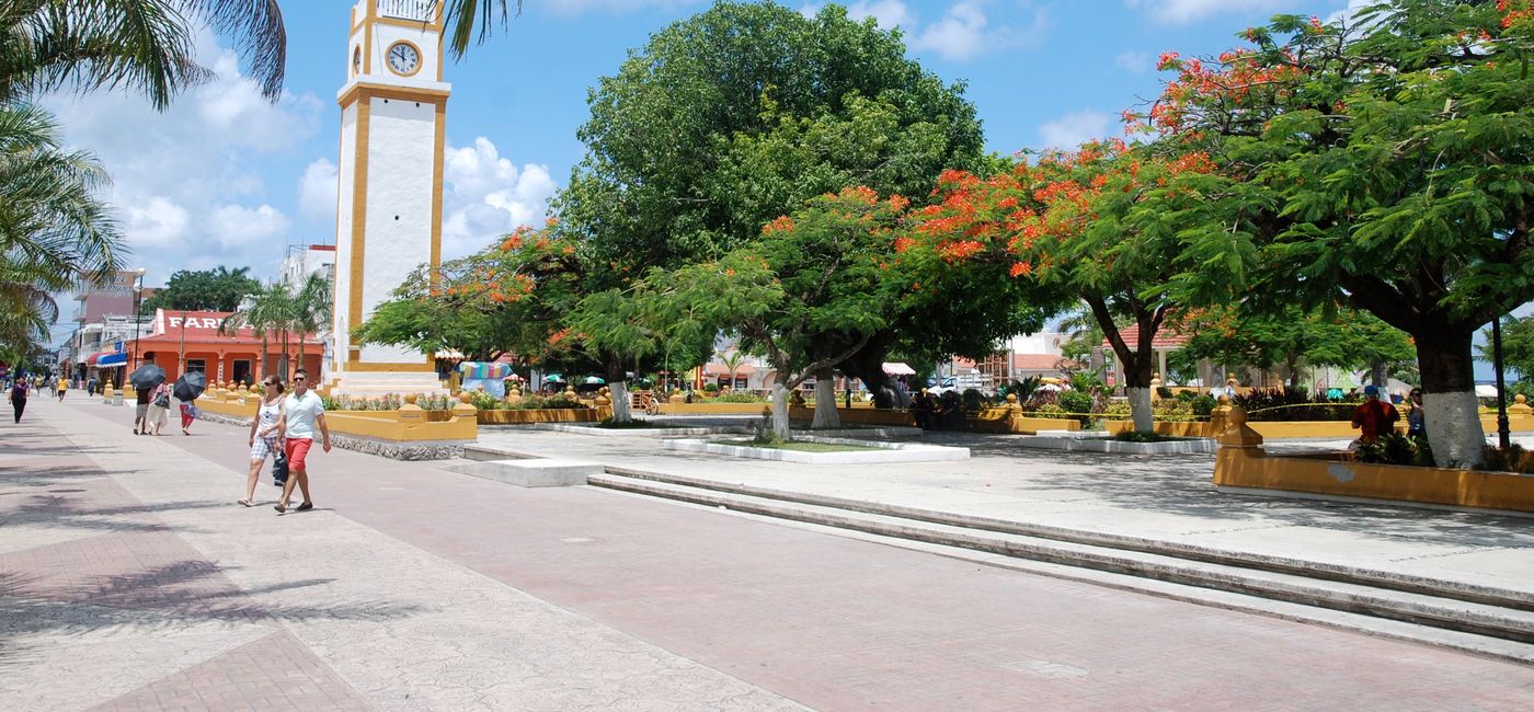 Image: PHOTO: Cozumel Square. (photo via Greg Custer)