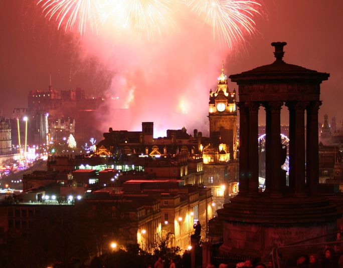 https://commons.wikimedia.org/wiki/File:EdinburghNYE.jpg