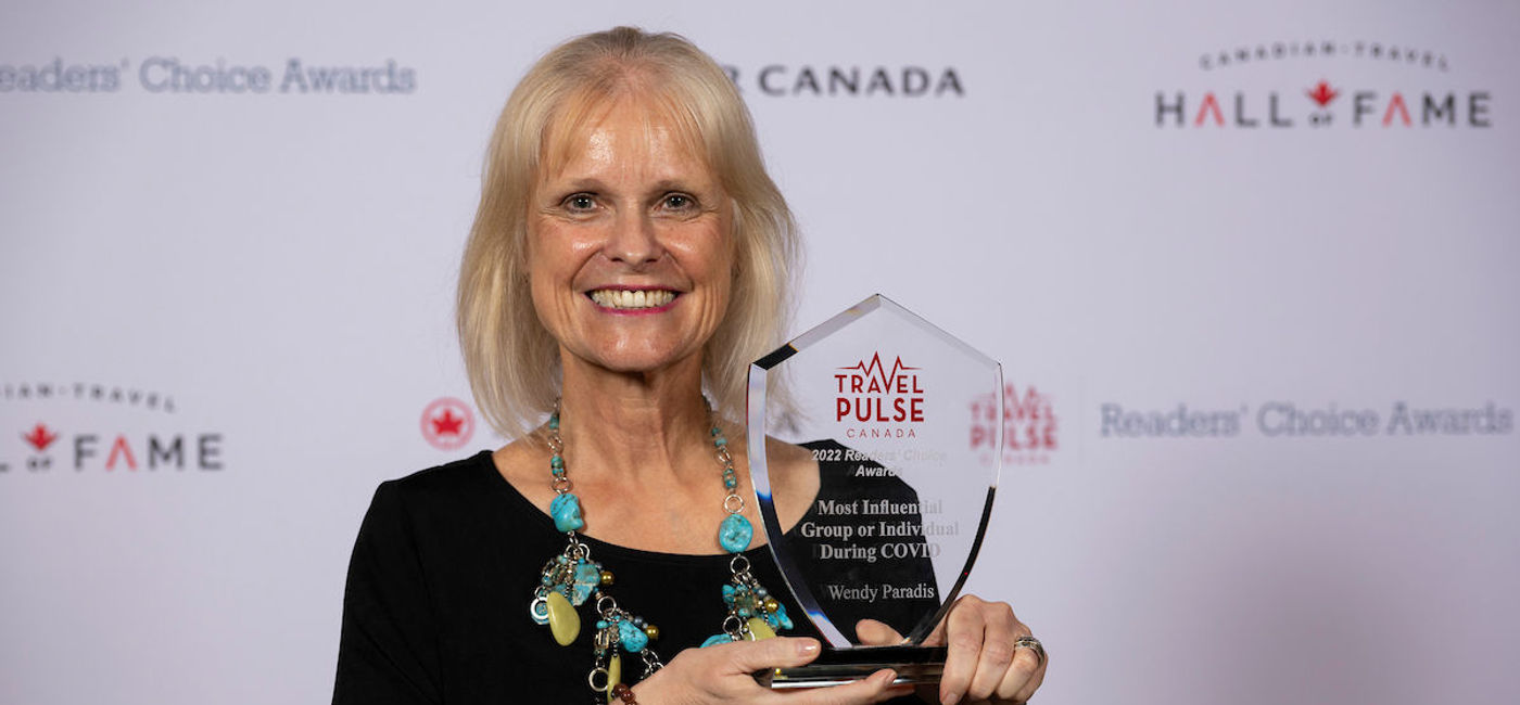 Image: Travel advisors honoured ACTA President Wendy Paradis as Most Influential Personality During the Pandemic at the 2022 TravelPulse Canada Readers' Choice Awards.. (Dan Galbraith / Details Group)
