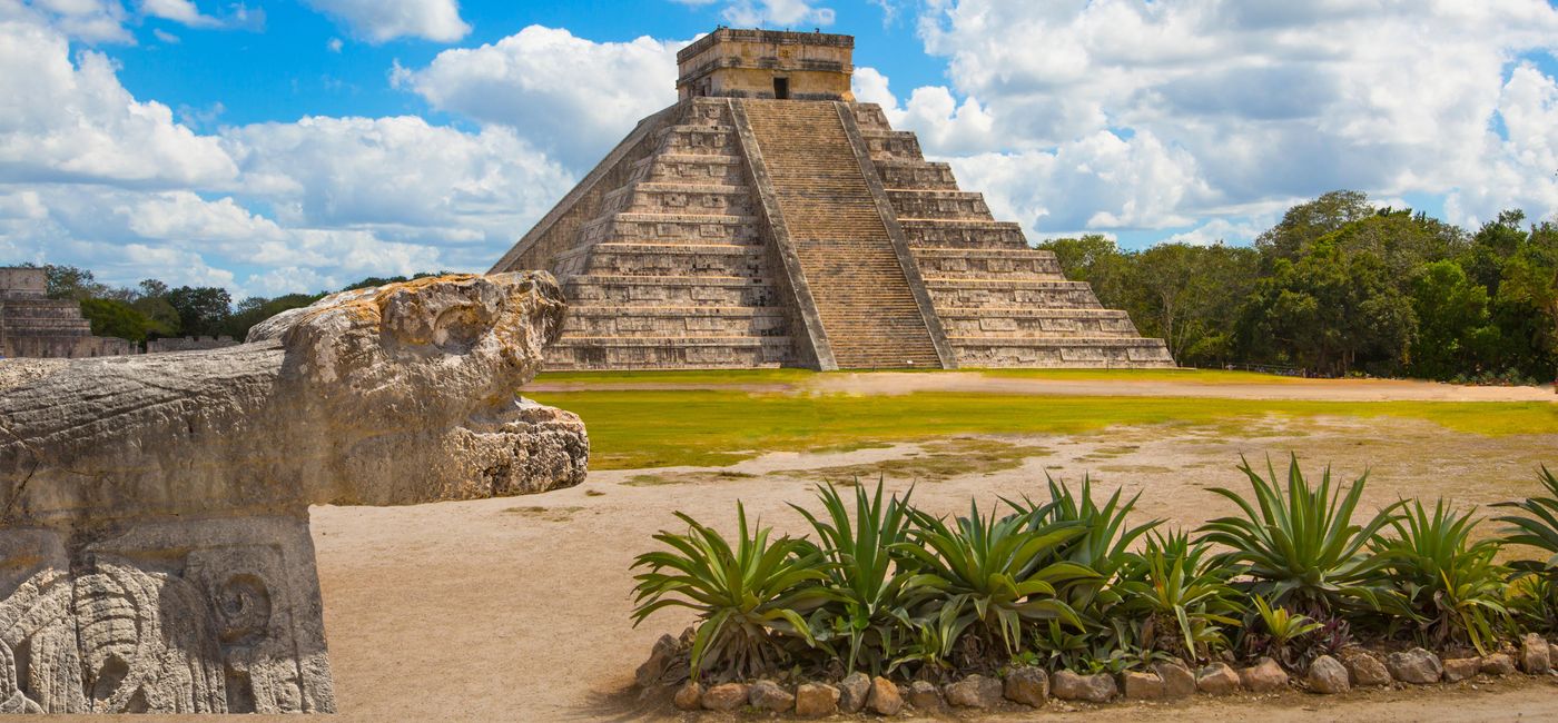 Image: Chichen Itzá, a Mayan pyramid of Kukulcan El Castillo. (photo via iStock / Getty Images Plus / IR_Stone)