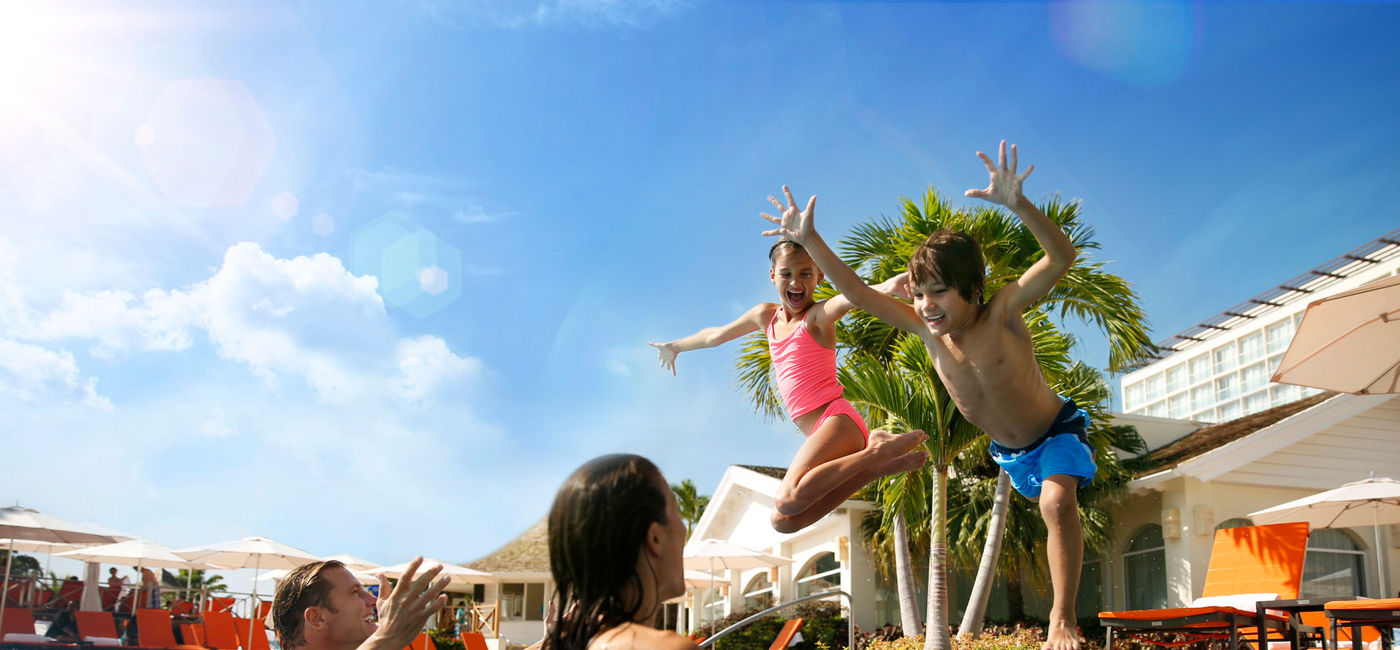 Image: Kids & Teens stay free at Palace Resorts. (photo courtesy of Palace Resorts)