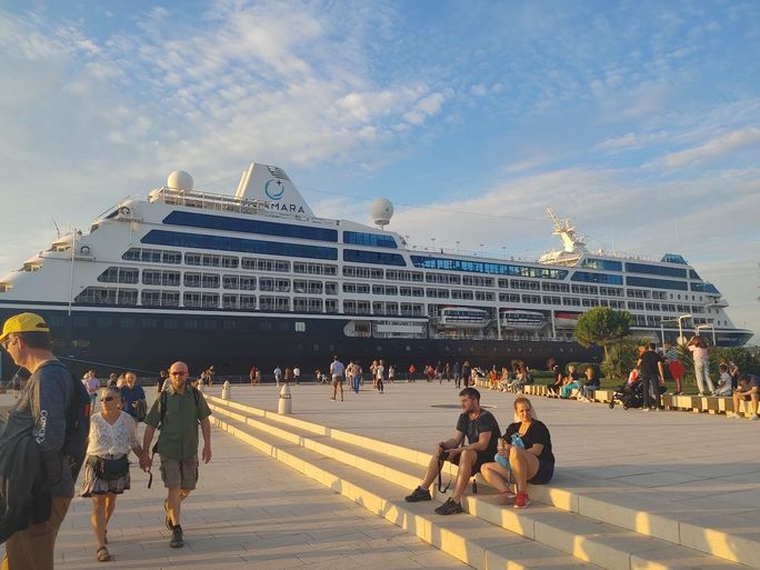 Azamara Quest in Zadar, Kroatien