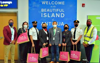 Air Canada Crew Welcomed to Antigua and Barbuda