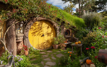 Hobbits, House, Hole, Hobbiton, The Shire, Halflings, Matamata, New Zealand, Lord of the Rings, LOTR, Alexander, farms, movies, films, sets, shooting, locations