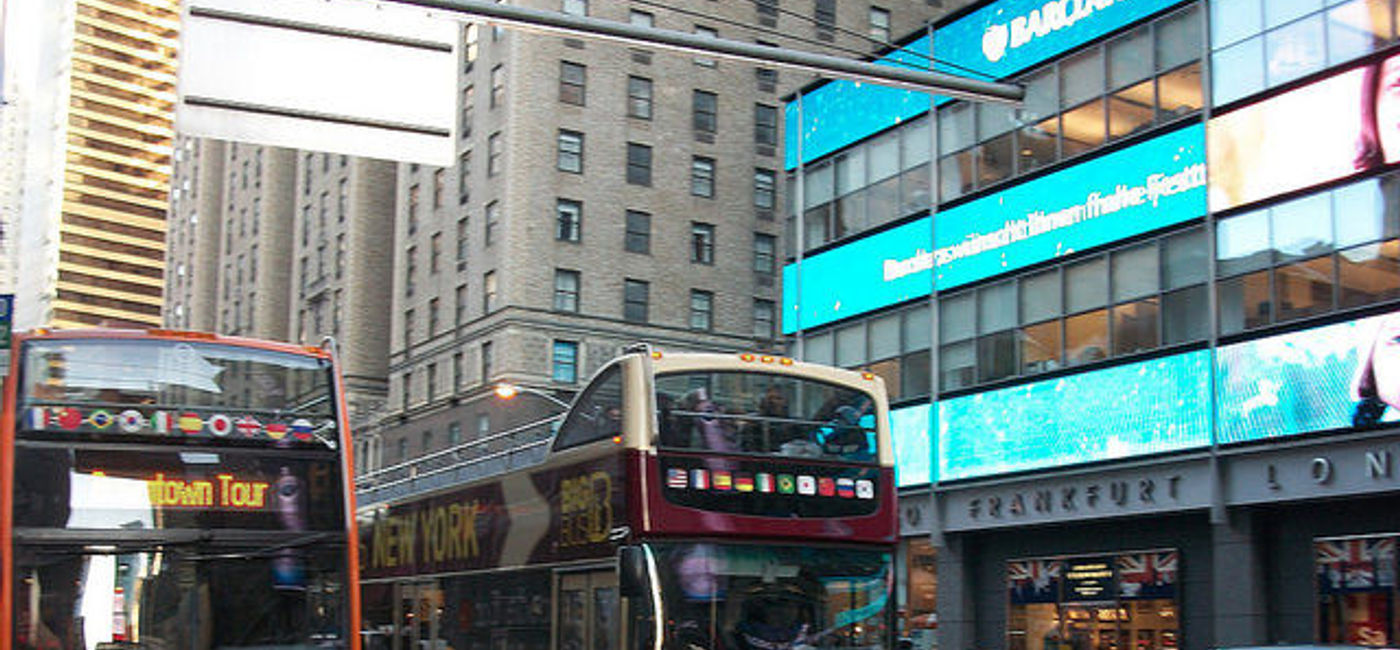 Image: PHOTO: Lyft’s newest shuttle service is strangely familiar. (photo via Flickr/nybuspics) 