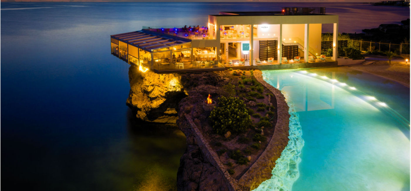 Image: Azul Restaurant at Sonesta Ocean Point Resort, St. Maarten (Photo via Sonesta Ocean Point Resort)