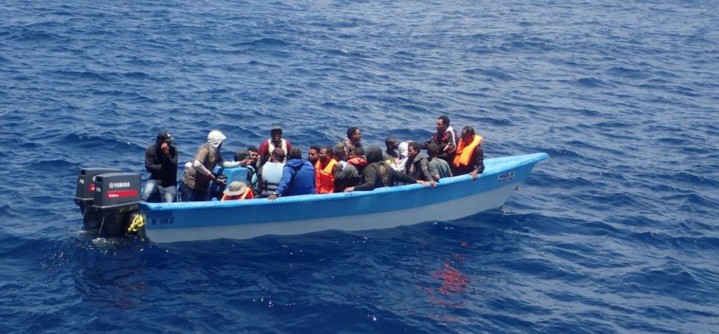 Image: Carnival Spirit rescue 24 ppl (Carnival Spirit rescue 24 ppl)
