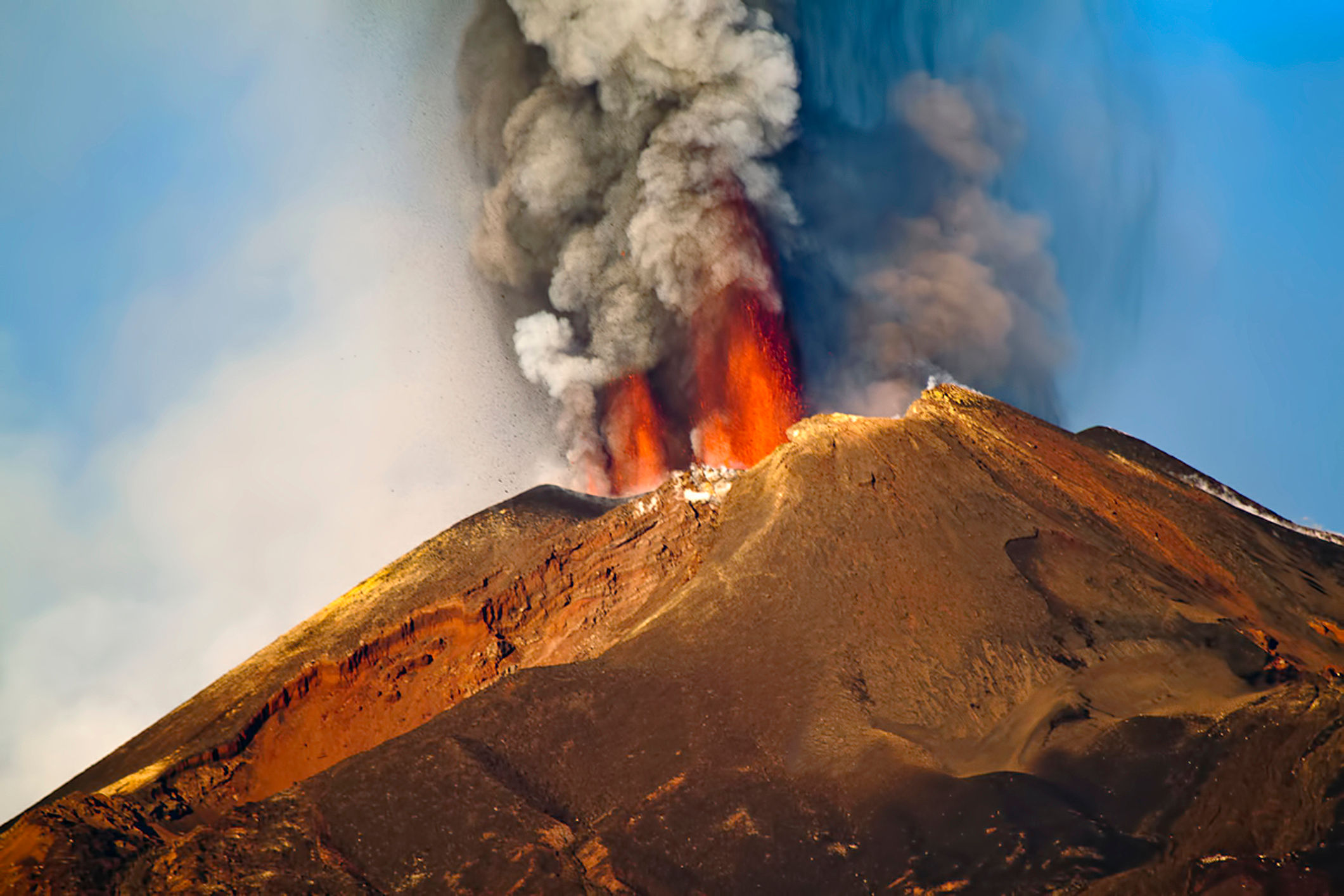 Mount Etna’s Eruption Forces Sicily’s Busiest Airport To Close Down ...